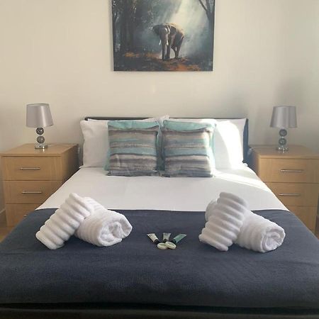 Absolute Stays In Sherwood- Nottingham Castle- Capital Fm Arena Nottingham- Contractors-Free Wifi- Free Parking- Long And Short Stays- Families-East Midlands Airport-Trent Bridge-Actors-Aria Court- Mansfield Exterior photo